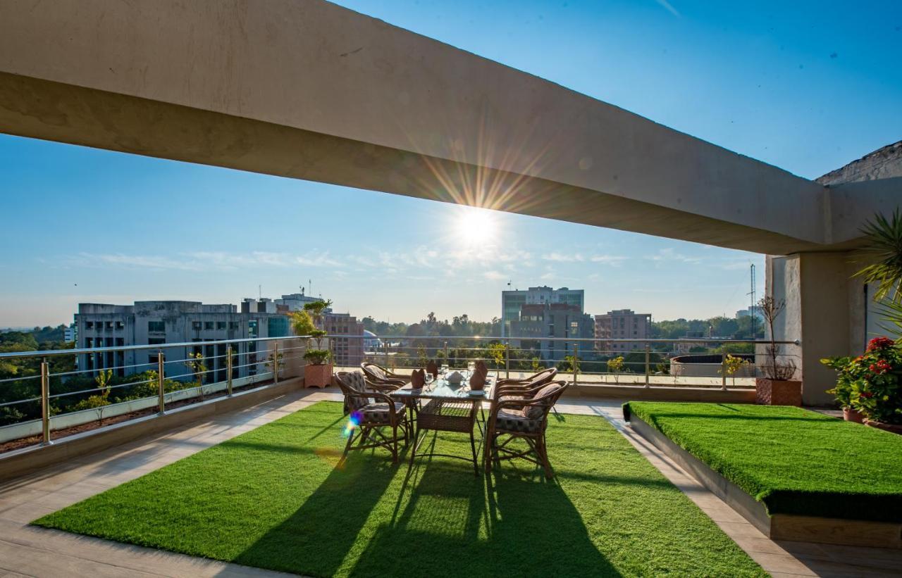Legend Hotel Islamabad Esterno foto